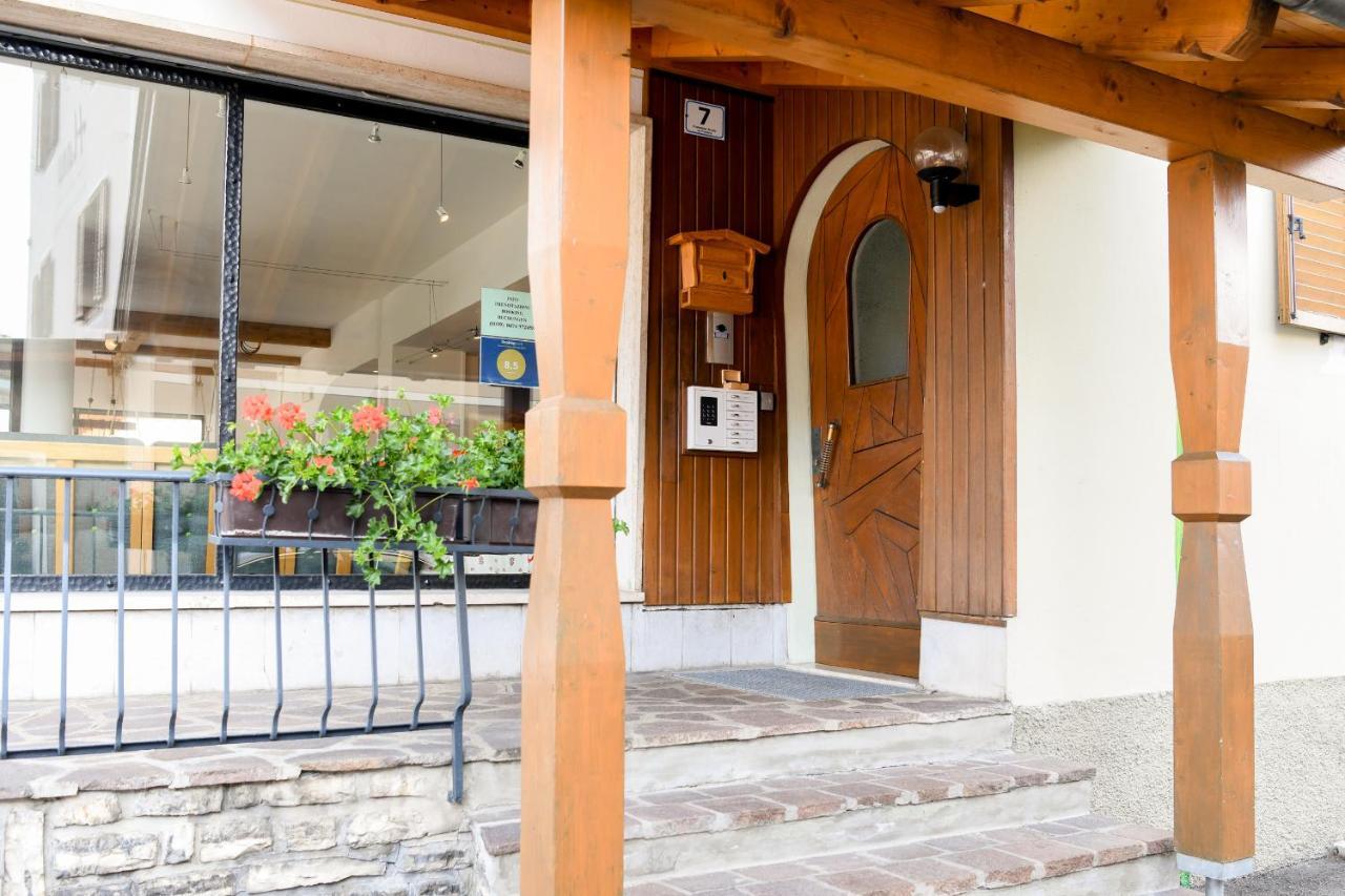 Guesthouse Rosengarten 多比亚科 外观 照片